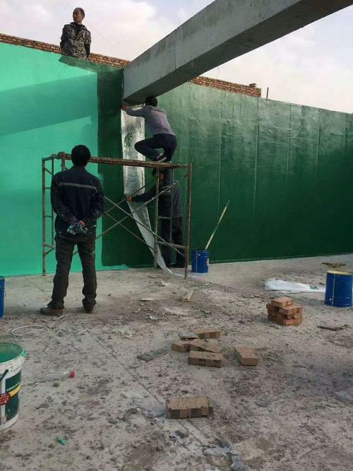 两当针对老旧车间地面普遍存在的起砂、裂缝问题